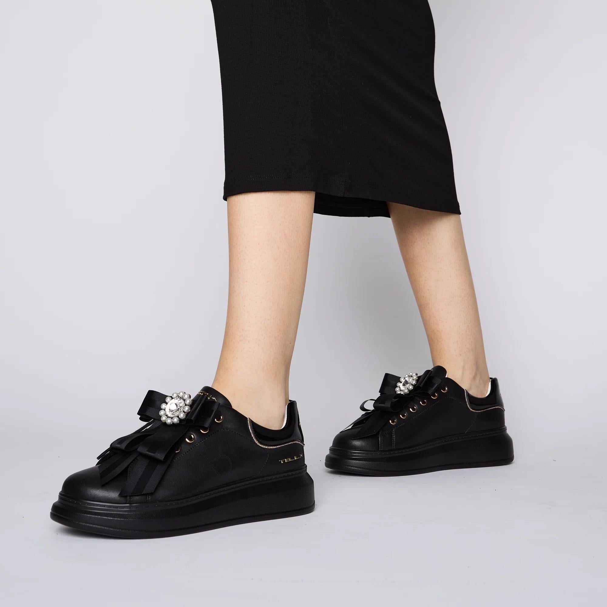 TOSCA BLU Sneakers tosca blu donna chic sf2501 nere fiocco a25 SF2501S006 99B FIOCCO NERO/BIANCO 
