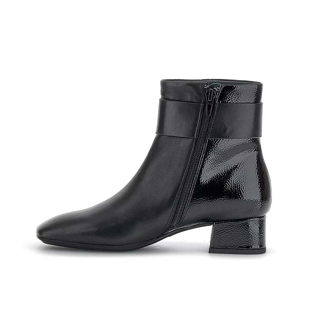 STONEFLY Stivaletti Stonefly donna 220076 Lilly 21 neri<BR/> 220076 000 LILLY 21 NAPPA 